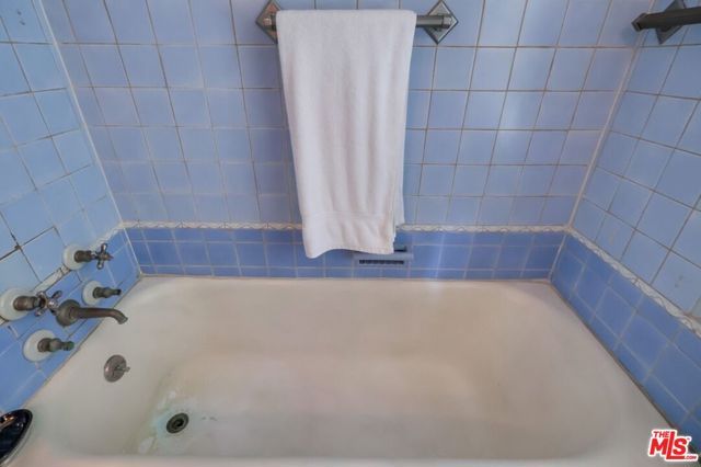 642 S Bronson Avenue 207, Los Angeles, CA 90010