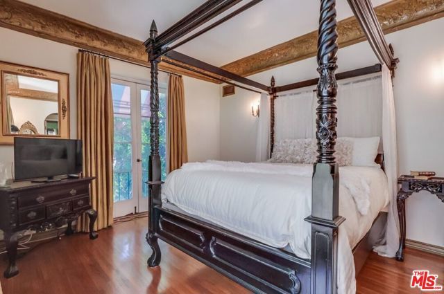 642 S Bronson Avenue 207, Los Angeles, CA 90010