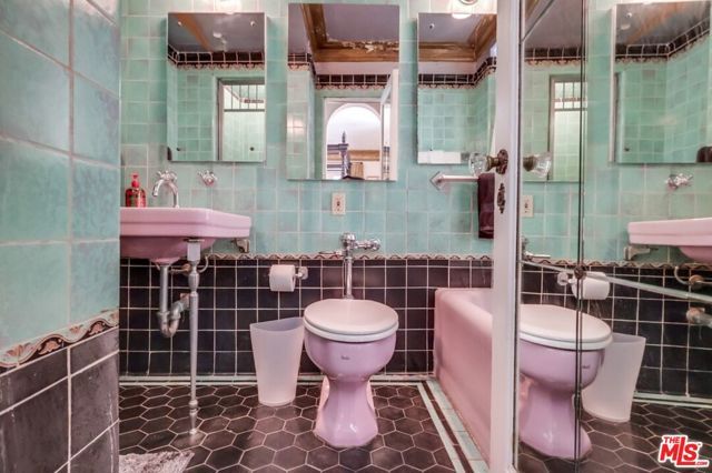 642 S Bronson Avenue 207, Los Angeles, CA 90010