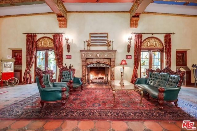 642 S Bronson Avenue 207, Los Angeles, CA 90010