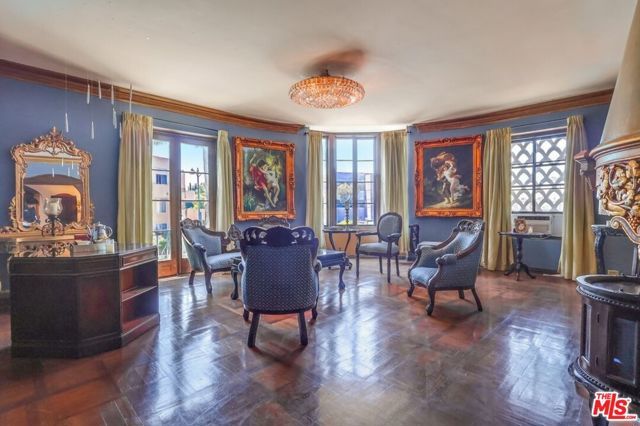 642 S Bronson Avenue 207, Los Angeles, CA 90010