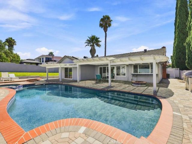 25321 Pike, Laguna Hills, CA 92653