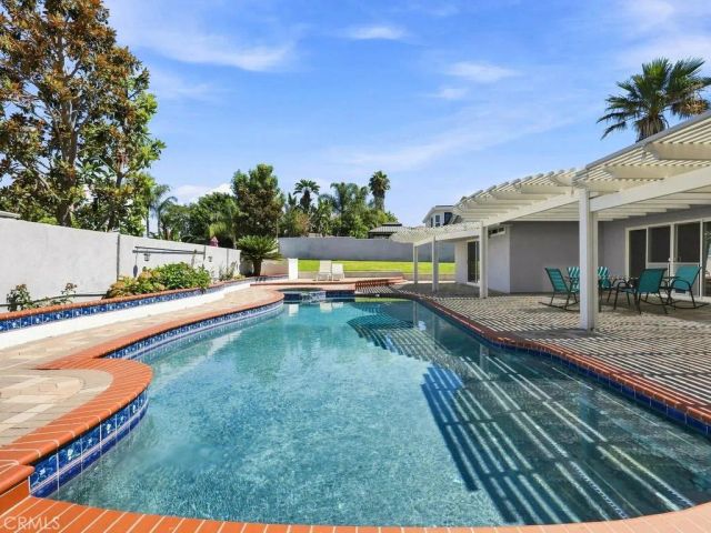 25321 Pike, Laguna Hills, CA 92653