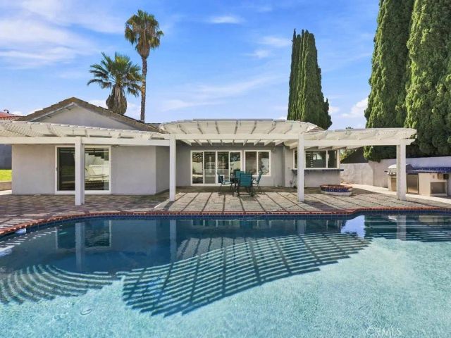 25321 Pike, Laguna Hills, CA 92653