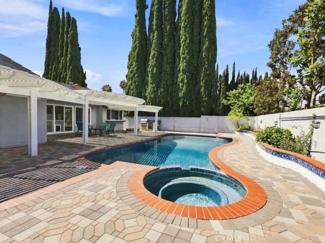 25321 Pike, Laguna Hills, CA 92653