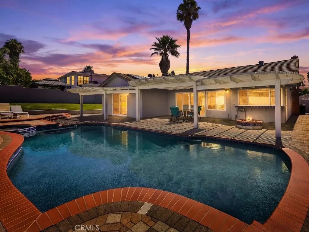 25321 Pike, Laguna Hills, CA 92653