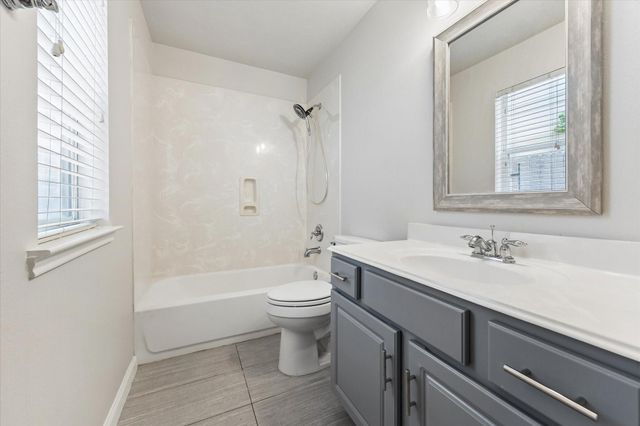 3328 Masters Point Drive, Houston, TX 77091
