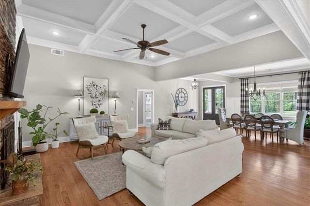 122 Brookfield Court SE, White, GA 30184