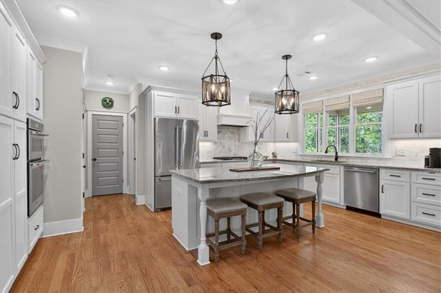 122 Brookfield Court SE, White, GA 30184