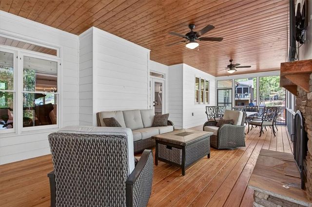 122 Brookfield Court SE, White, GA 30184