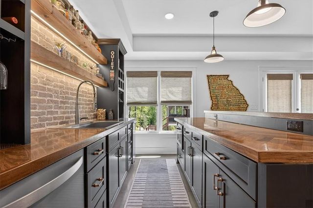 122 Brookfield Court SE, White, GA 30184