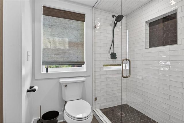 122 Brookfield Court SE, White, GA 30184