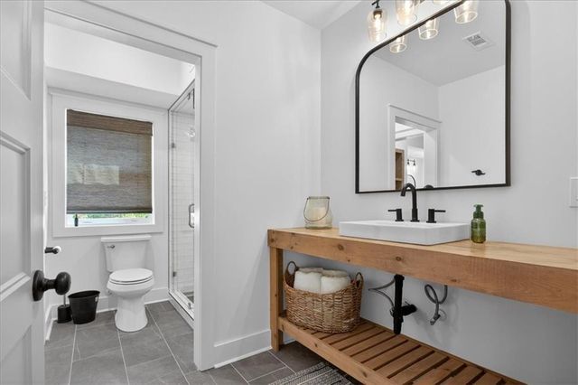 122 Brookfield Court SE, White, GA 30184