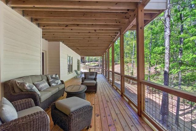 122 Brookfield Court SE, White, GA 30184