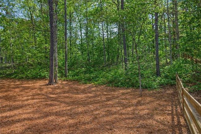 122 Brookfield Court SE, White, GA 30184