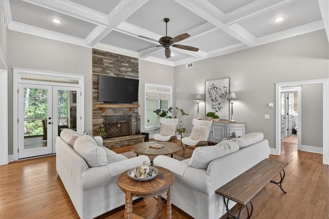 122 Brookfield Court SE, White, GA 30184