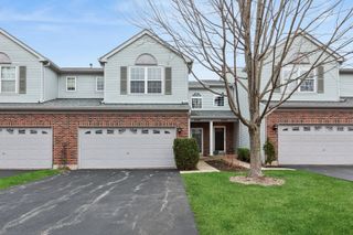 2546 Heritage Court, Geneva, IL 60134
