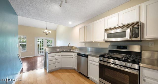 629 10TH Avenue S, Jacksonville Beach, FL 32250