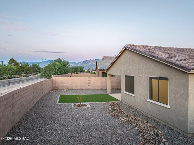 3040 W Chalfont Drive, Tucson, AZ 85742