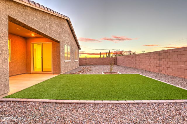 3040 W Chalfont Drive, Tucson, AZ 85742