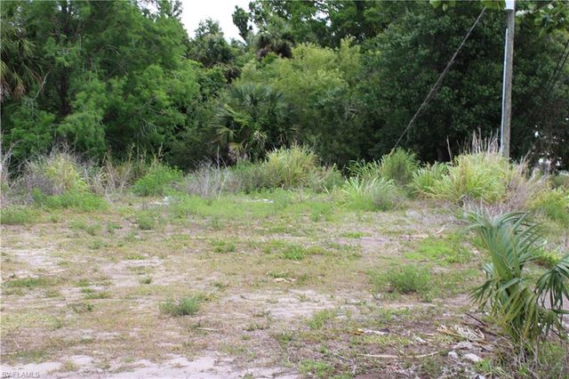 2643 Pine Island RD NE, Cape Coral, FL 33909