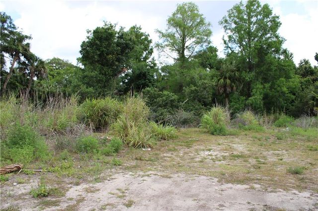 2643 Pine Island RD NE, Cape Coral, FL 33909