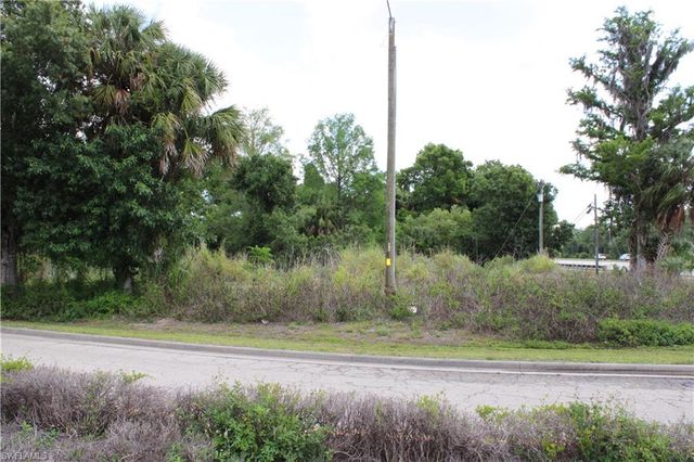 2643 Pine Island RD NE, Cape Coral, FL 33909