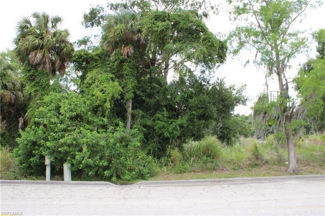 2643 Pine Island RD NE, Cape Coral, FL 33909