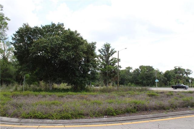 2643 Pine Island RD NE, Cape Coral, FL 33909