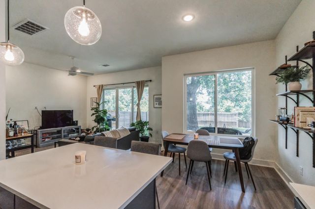 5816 Sutherlin RD 15, Austin, TX 78723