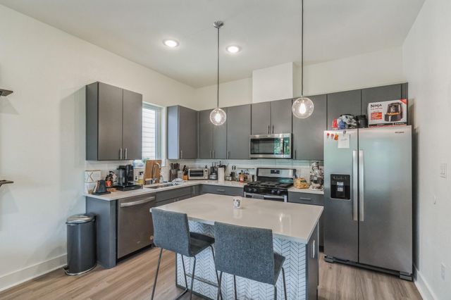 5816 Sutherlin RD 15, Austin, TX 78723
