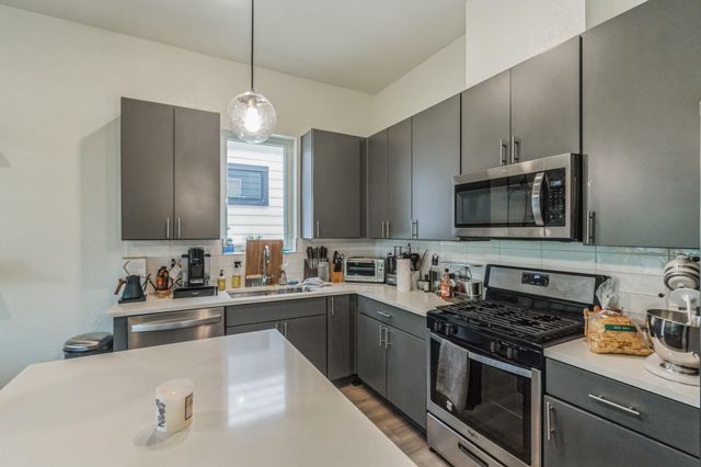 5816 Sutherlin RD 15, Austin, TX 78723