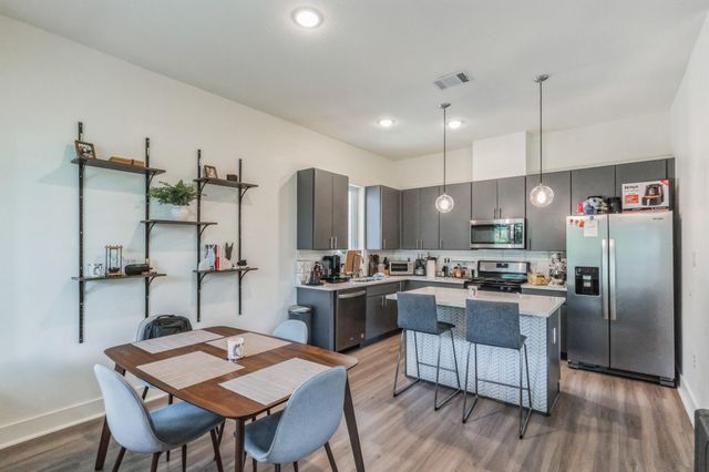5816 Sutherlin RD 15, Austin, TX 78723