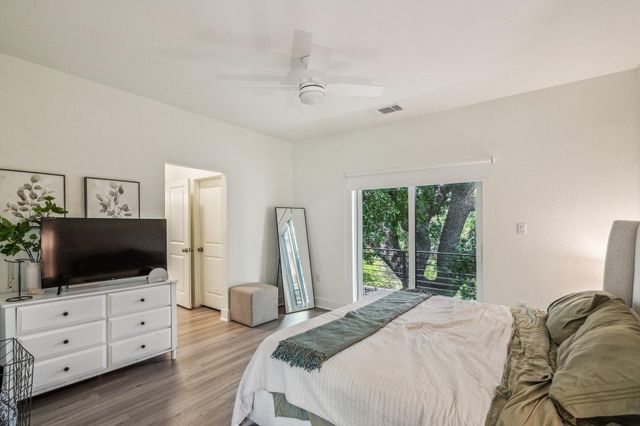 5816 Sutherlin RD 15, Austin, TX 78723
