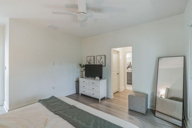 5816 Sutherlin RD 15, Austin, TX 78723