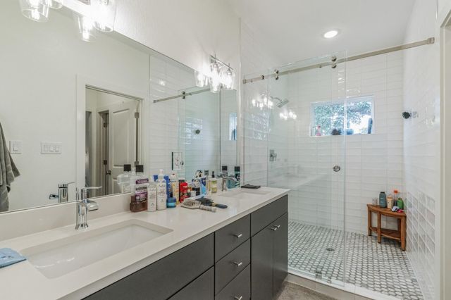 5816 Sutherlin RD 15, Austin, TX 78723