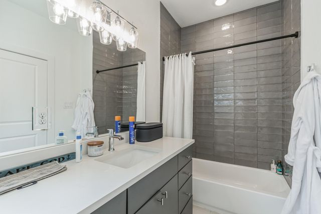 5816 Sutherlin RD 15, Austin, TX 78723