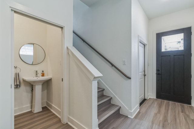 5816 Sutherlin RD 15, Austin, TX 78723