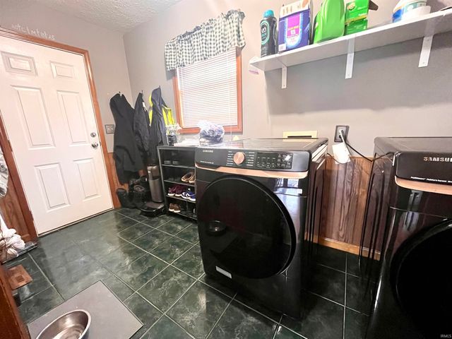 58205 Wayne Lane, South Bend, IN 46619