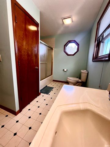 58205 Wayne Lane, South Bend, IN 46619