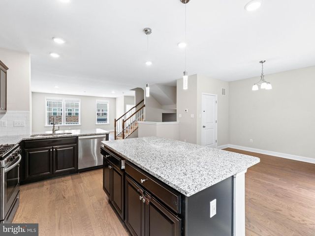 33 SULLIVAN WAY, Marlton, NJ 08053