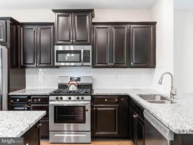 33 SULLIVAN WAY, Marlton, NJ 08053