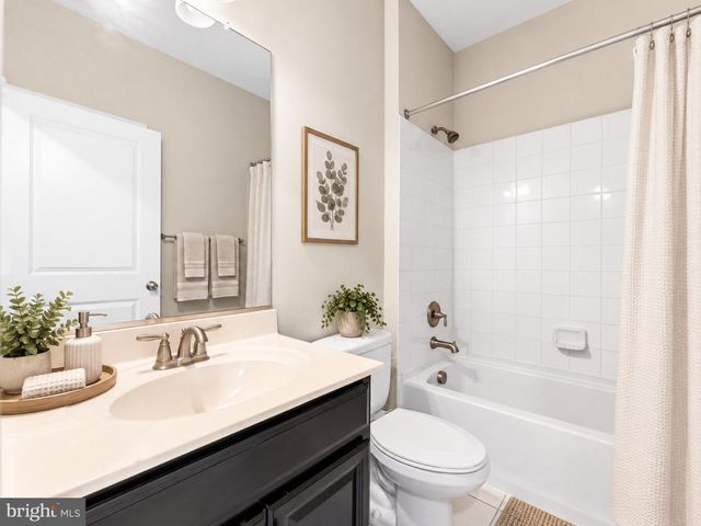33 SULLIVAN WAY, Marlton, NJ 08053