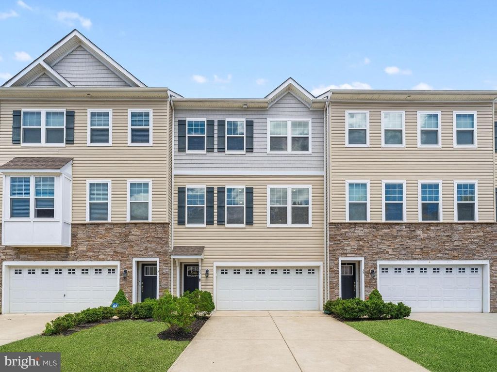 33 SULLIVAN WAY, Marlton, NJ 08053