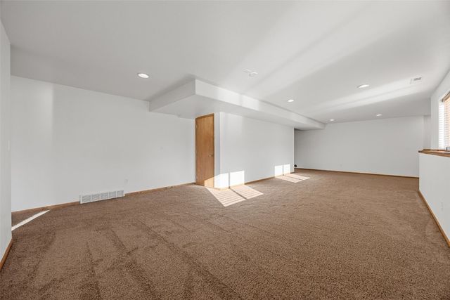 369 Raleigh Lane, Marion, IA 52302