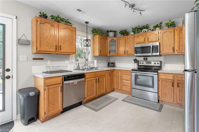 247 Twin Hill Road, Clemmons, NC 27012
