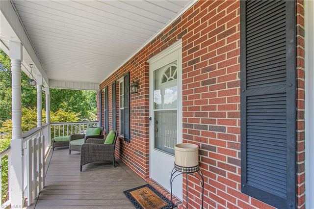 247 Twin Hill Road, Clemmons, NC 27012