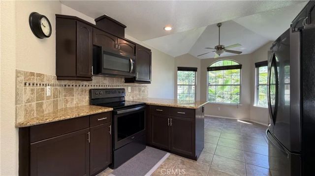 1145 E Woodhaven Lane, Fresno, CA 93720