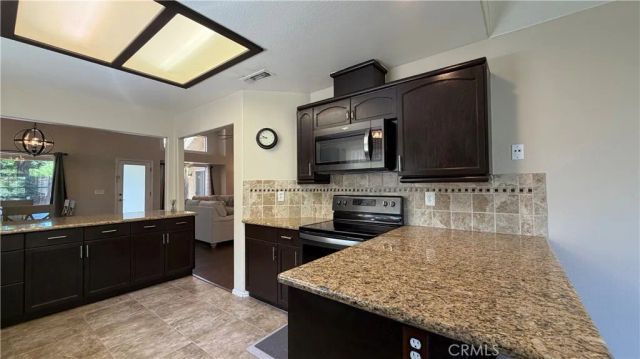 1145 E Woodhaven Lane, Fresno, CA 93720
