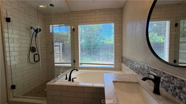 1145 E Woodhaven Lane, Fresno, CA 93720